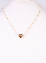 Load image into Gallery viewer, Porter Pearl Necklace with Heart CREAM
