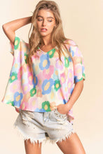 Load image into Gallery viewer, Flower V-Neck
