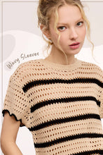 Load image into Gallery viewer, Tan/Black Scalloped Sweater
